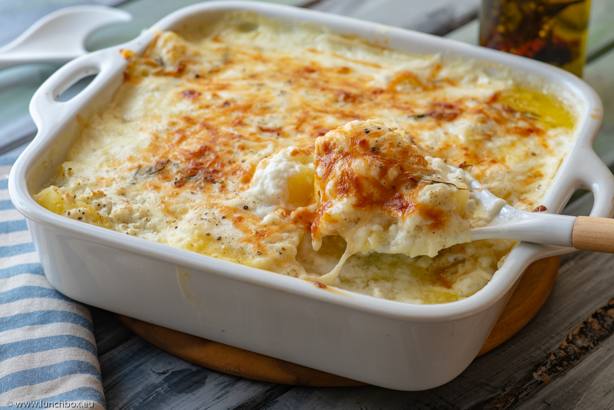 صينية البطاطا بالبشاميل | حلوة