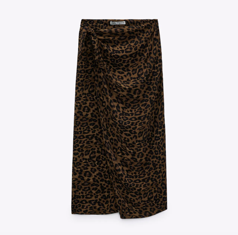 تنورة بطباعة النمر