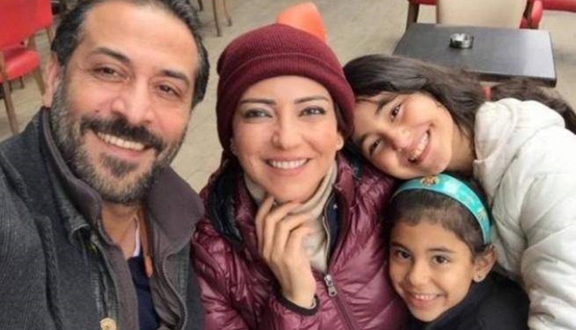 أمل عرفة وعبد المنعم عمايري وابنتيهما