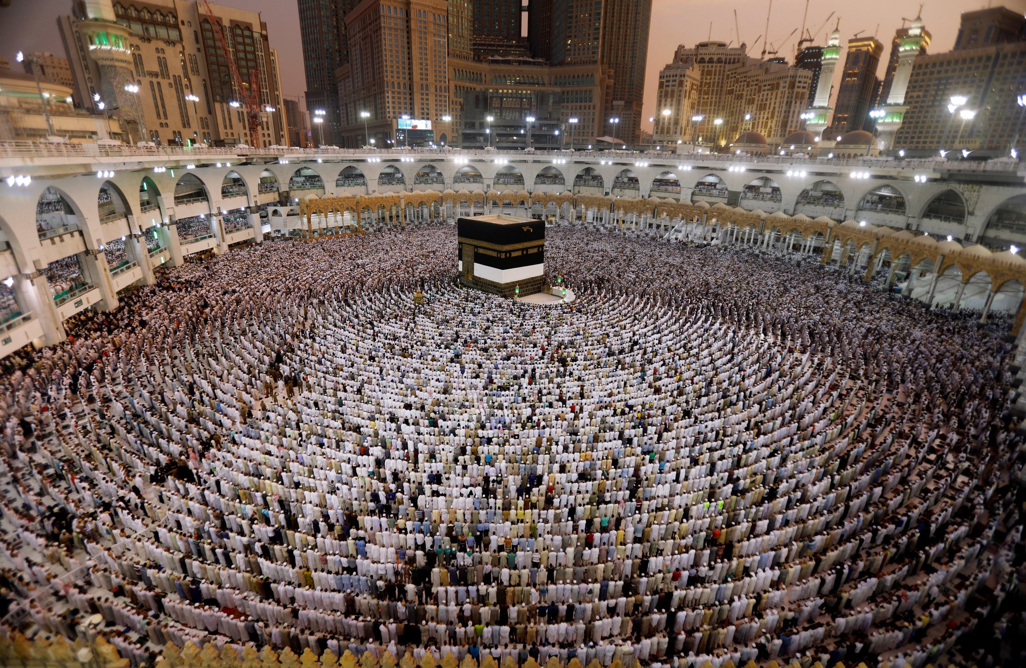 Сколько человек в мекке. Саудовская Аравия Мекка хадж. Паломничество к Каабе. Паломничество мусульман в Мекку. Хаджи паломники Мекка.
