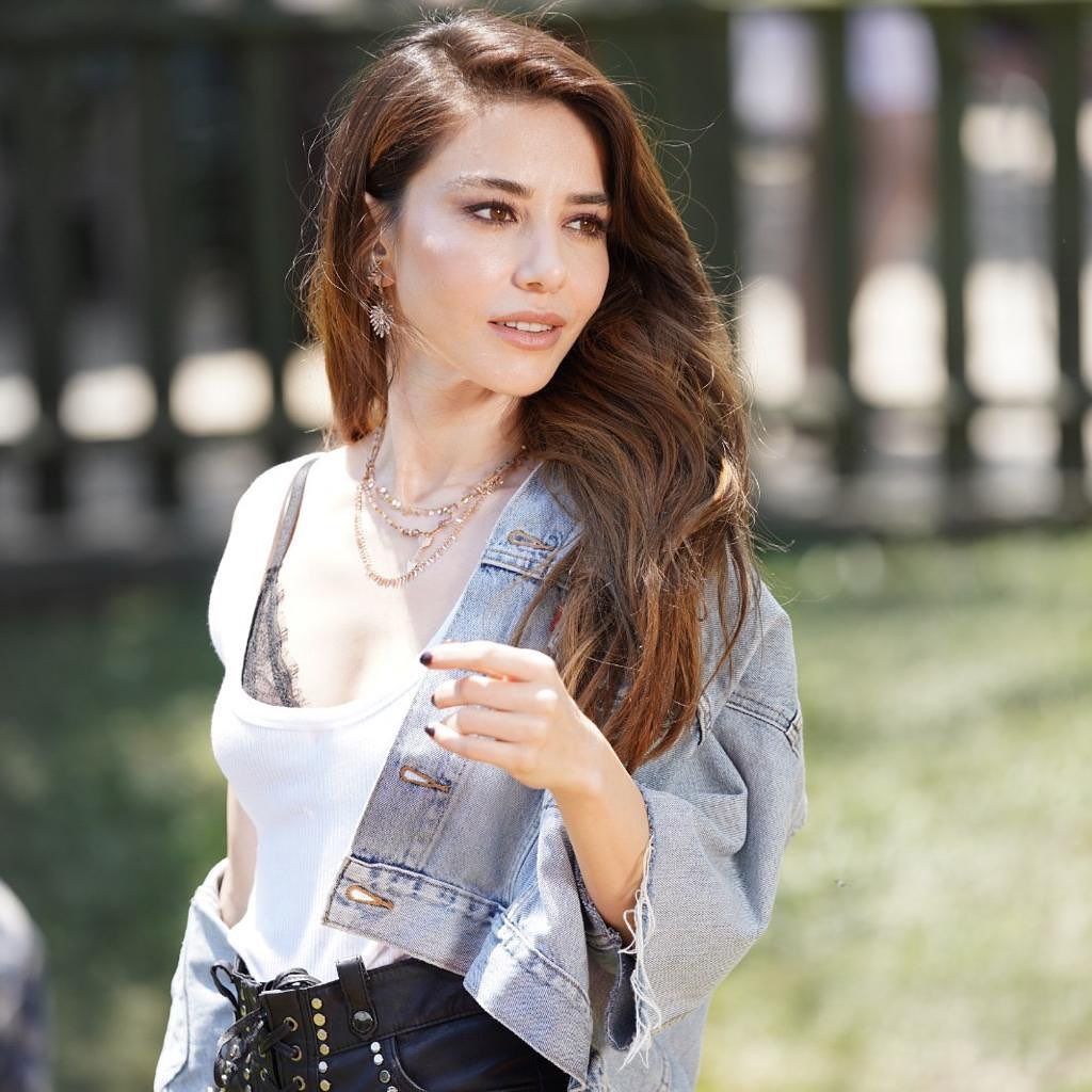 اوزجي جوريل "Özge Gürel"