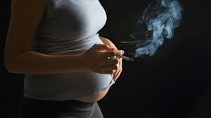 أخطار التدخين أثناء الحمل