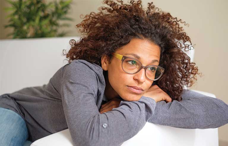 لماذا تشعرين بالصداع في أول أيام العيد؟
