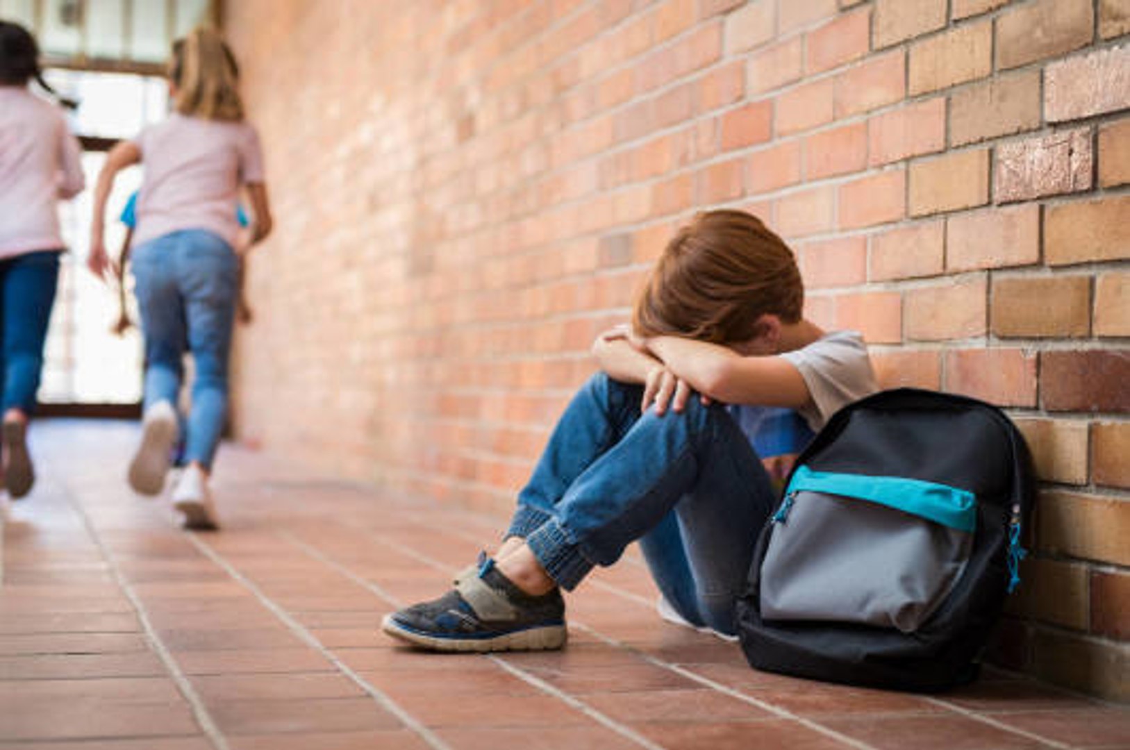 كيف تعرفين إن كان أبنك يتعرض للتنمر في المدرسة؟