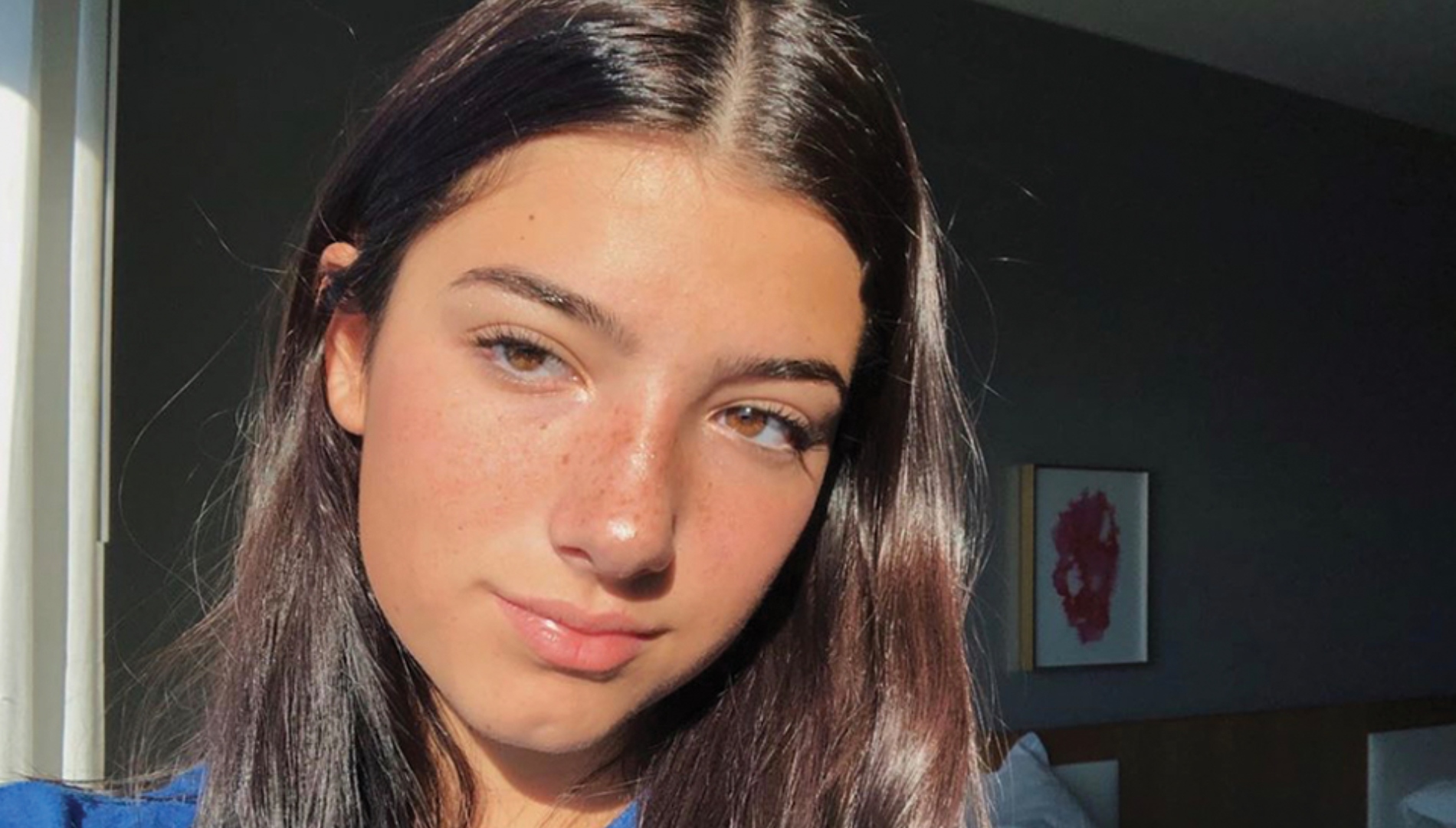 شارلي داميليو.. أول شخص يتخطى الـ 100 مليون متابع على تيك