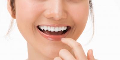 عادات يومية خاطئة تدمر أسنانك.. انتبهي اليها