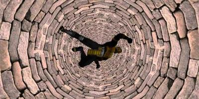 السقوط في بئر ورؤيته في الحلم.. ماذا يعني؟