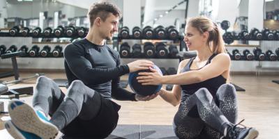 5 تمارين رياضية للأزواج لتعزيز الثقة والتوافق بينهما