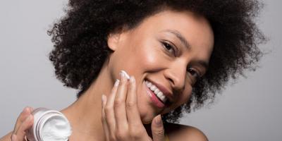 تجنبي هذه المكونات في منتجات العناية بالبشرة والشعر