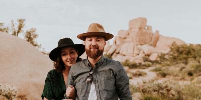 9 أفكار لجلسات تصوير مميزة في عيد الحب.. سطح المنزل أجملها