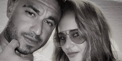 نيللي كريم وخطيبها يتمتعان بأجواء ساحلية قبل ساعات من عقد قرانهما.. وصورة عفوية تجسد حبهما