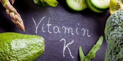 دراسة جديدة.. فيتامين K يخفض خطر أمراض القلب والأوعية الدموية