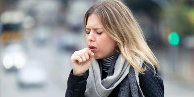 أسباب زيادة أعراض الكحة للأسوأ ليلاً