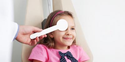 قبل تدهورالحالة .. انتبهي لعلامات تكشف إصابة طفلك بكسل العين