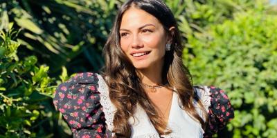 ديميت أوزدمير ترمي الكرة الوردية للتوعية بسرطان الثدي