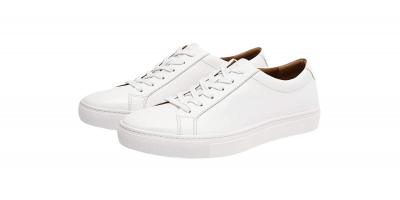 3 طرق منزلية بسيطة تساعدك على تنظيف حذائك الأبيض.. تعرفي عليها