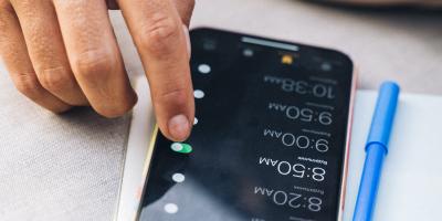 كيف يمكن التخلص من المنبه والاعتماد على نفسك للاستيقاظ في الصباح؟