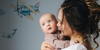 هل يحتاج لقناع؟...  كيف تحمين رضيعك من كورونا؟