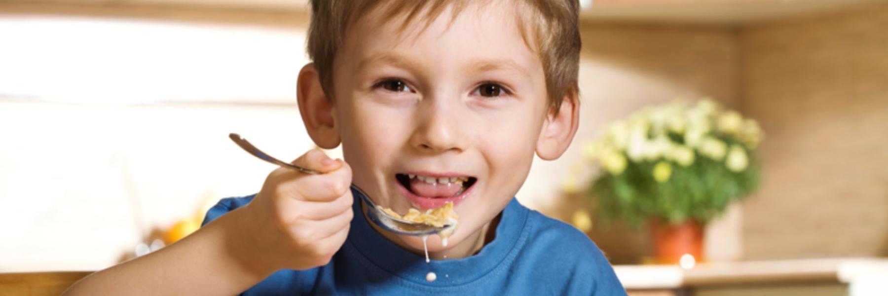  وجبات لا تقدميها لطفلك في فصل الشتاء %D8%B7%D9%81%D9%84%20%D9%8A%D8%A7%D9%83%D9%84
