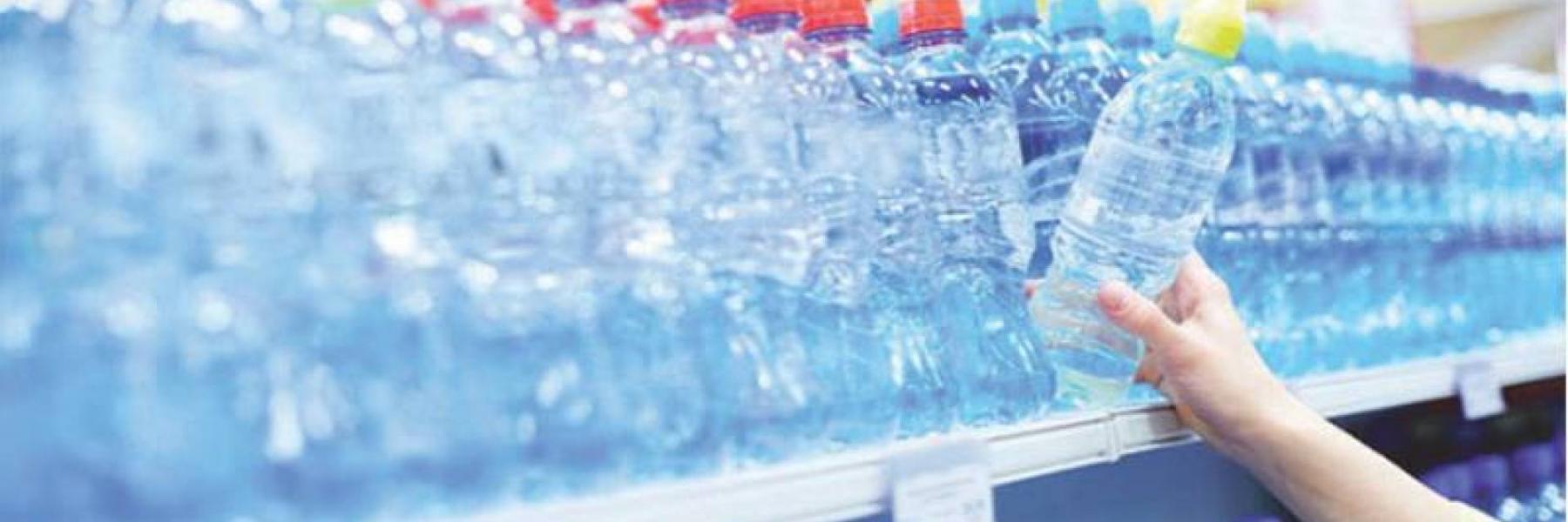 شرب الماء بكثرة يؤدي للفشل الكلوي.. تعرفي على باقي أضراره! حلوة