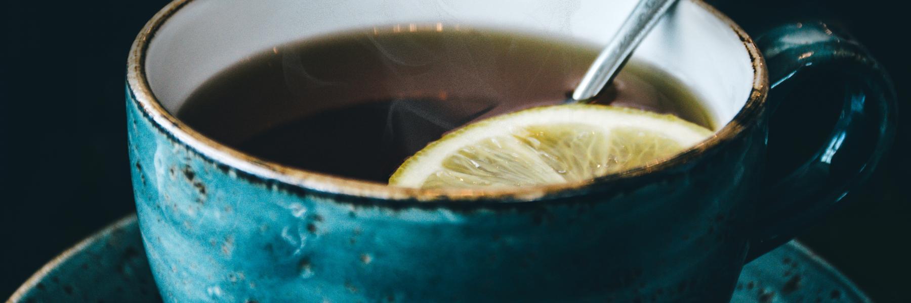  6 من فوائد الشاي الأخضر مع الليمون..من بينها إنقاص الوزن