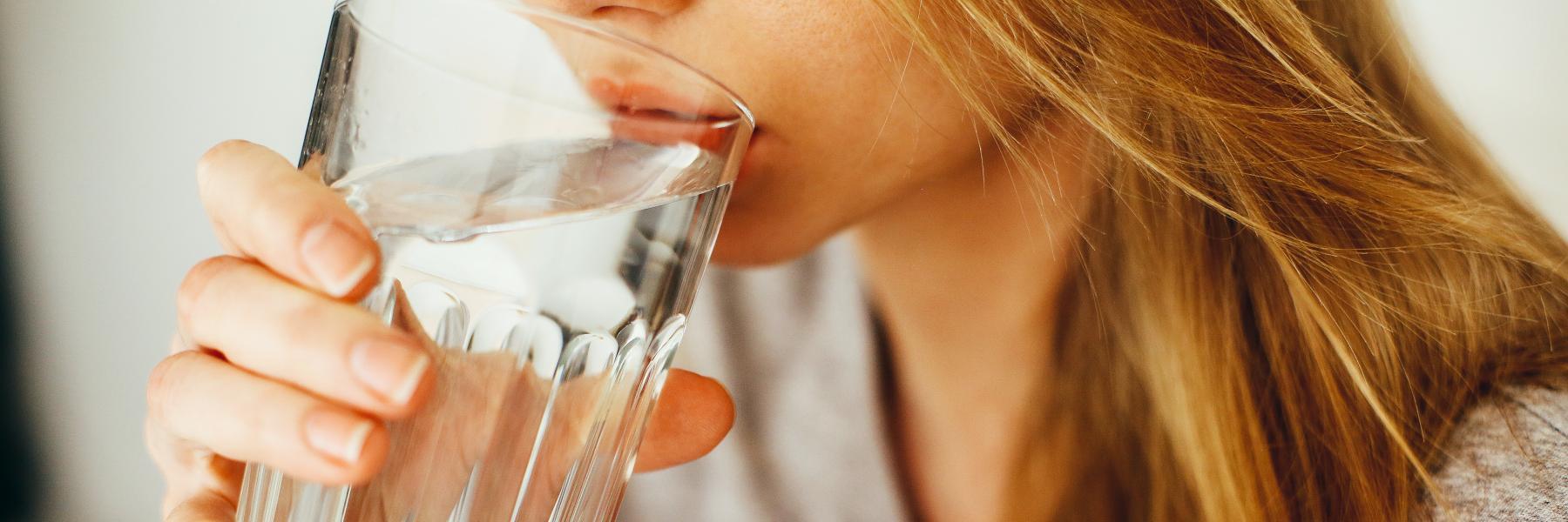 مشاكل صحية تحدث للجسم بسبب قلة شرب الماء