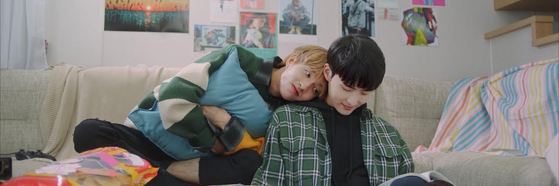 المغني الكوري هولاند