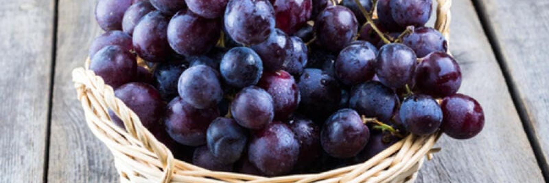 10 فوائد مذهلة للعنب الأسود عليك معرفتها