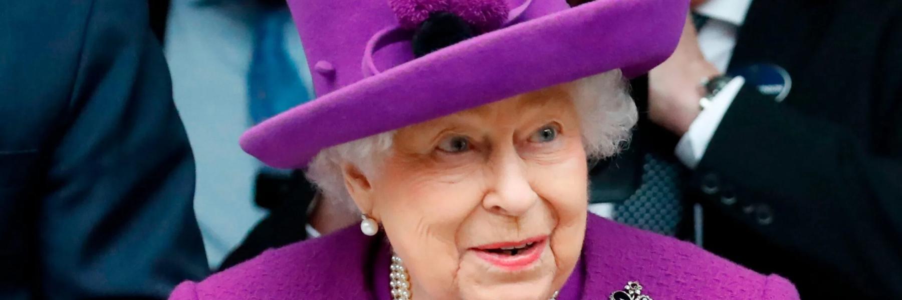 الملكة اليزابيث تصدر قرار هام بشأن مواقف الأمير هاري وميغان ماركل