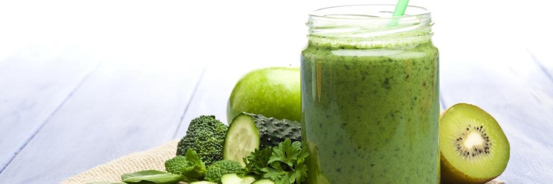 هذا ما يحدث لجسمك عند تناول العصير الأخضر يومياً