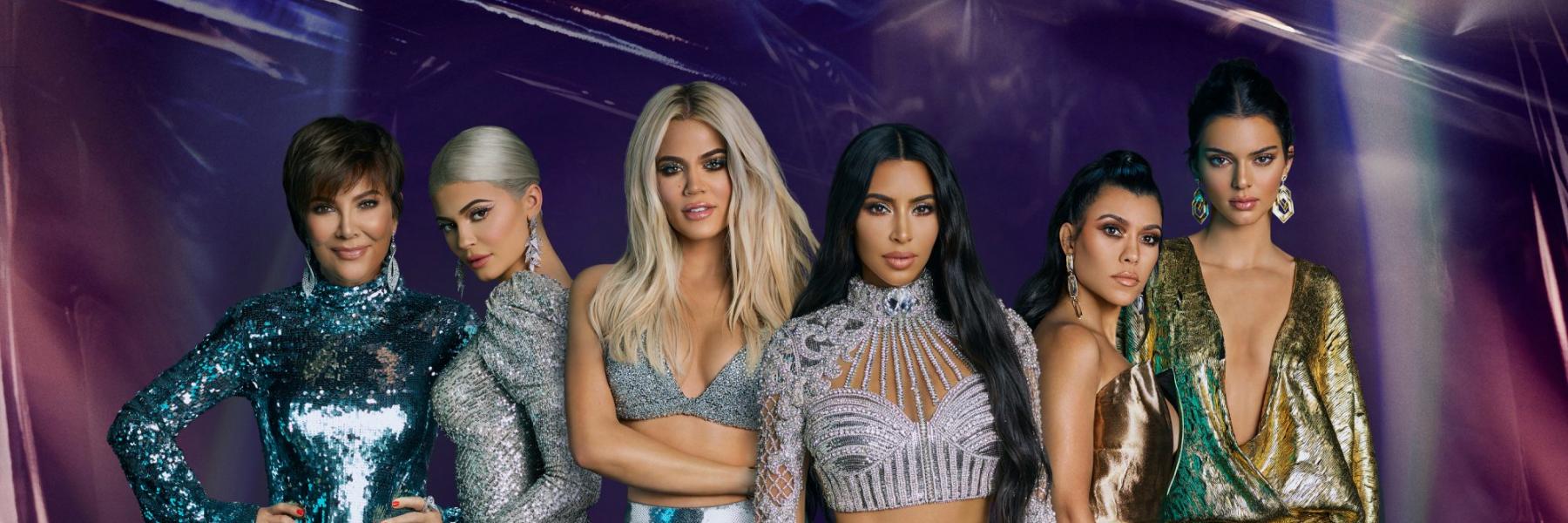 بعد الإعلان عن الموسم الاخير.... شاهدي أفضل ما ارتدته جميلات كارداشيان في برنامج  keeping up with Kardashians