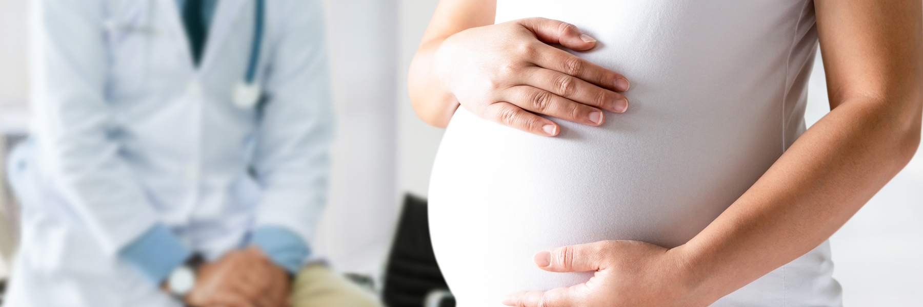 هل إبرة الظهر مفيدة للحامل قبل الولادة؟