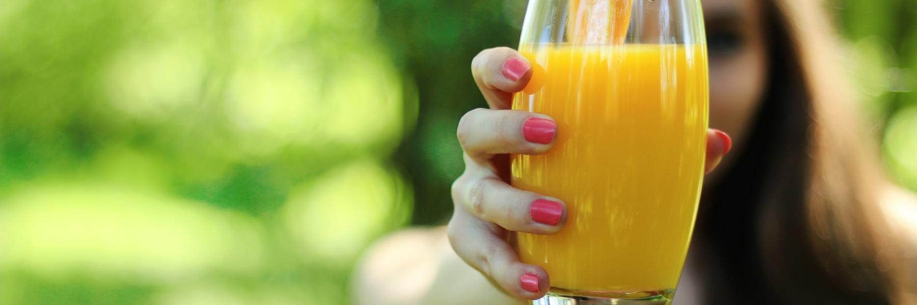 "عصير البرتقال" يحد من مخاطر السمنة ويعزز صحة القلب
