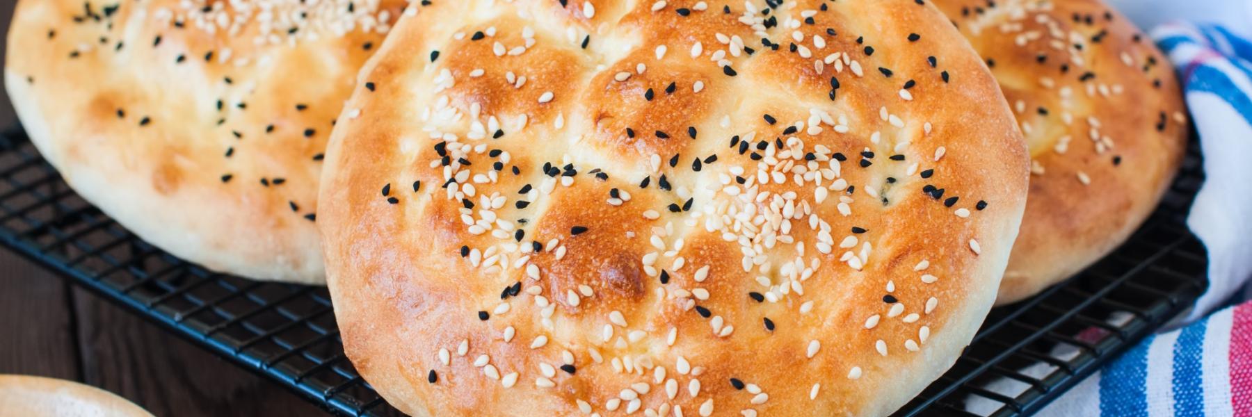  الخبز التركي بالسمسم