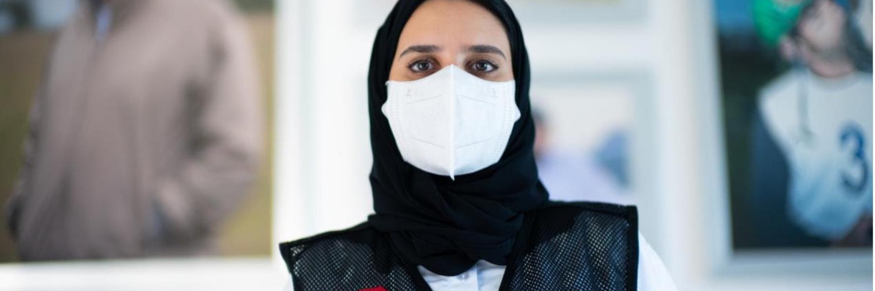 حمدة الحمادي مسعفة دبي التي تفرغت لمواجهة كوفيد 19