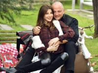 لص يقتحم فيلا نانسي عجرم ويلقى حتفه على يد زوجها! أقوى خبر شهدته الساحة الفنية بعدما اقتحم شاب سوري فيلا عجرم وهدد حياة بناتها الـ 3، إلا أن فادي الهاشم كان أسرع منه وأرداه قتيلاً بعدة طلقات نارية..