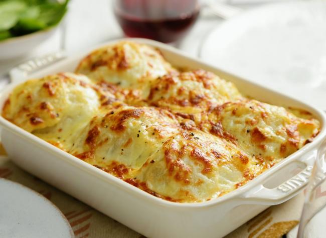 صينية كرات بطاطس بالدجاج بالبشاميل