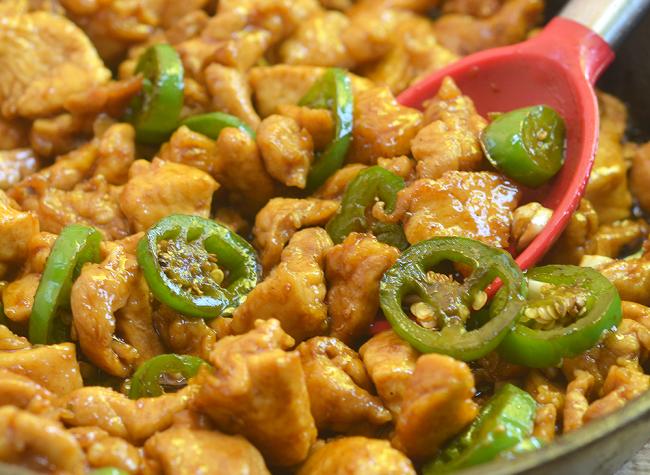 الدجاج بالهالبينو الحار