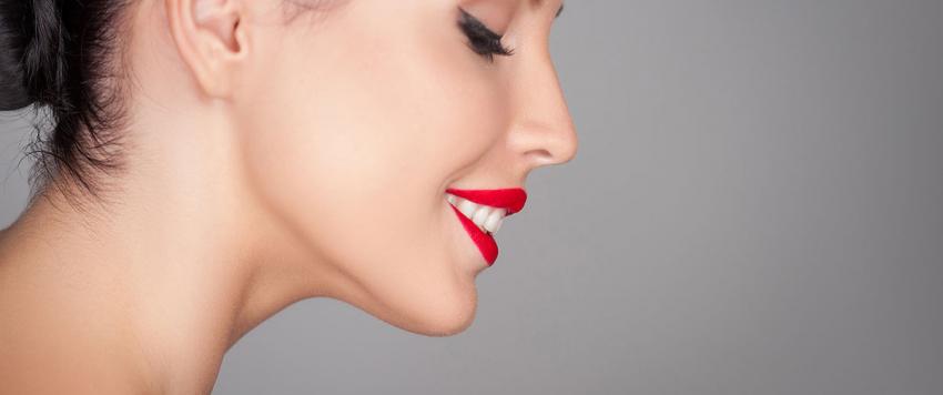 تعرفي كيف تتخلصين من دهون الذقن المزدوج!