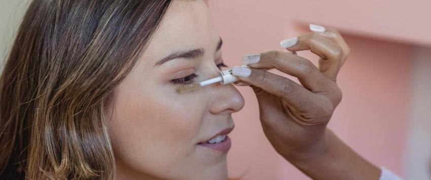 أفضل أنواع المرطب الملون للمسة طبيعية تعتني ببشرتك