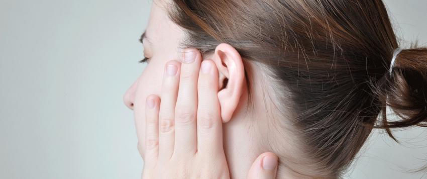 العناية بالأذن