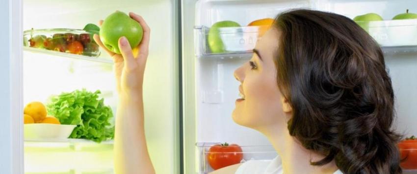 توقفي عن حفظ هذه الأطعمة في الثلاجة