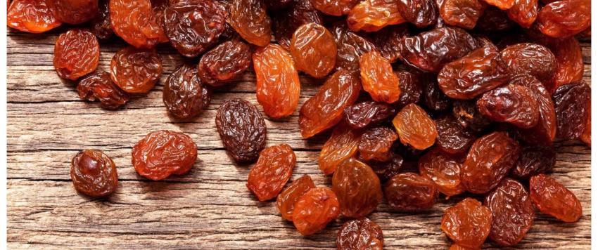 الزبيب الاحمر