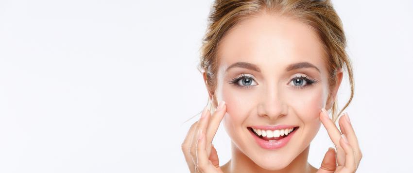 عمل على هذا المزيج على مد بشرتك بفيتامين سي وحمض اللاكتيك