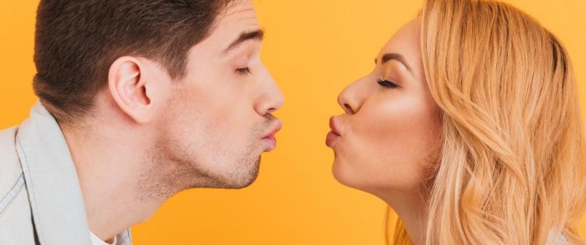 بعد أن تعرف فوائد التقبيل الآتية، لن تخرج من بيتك الّا بعد تقبيل زوجتك