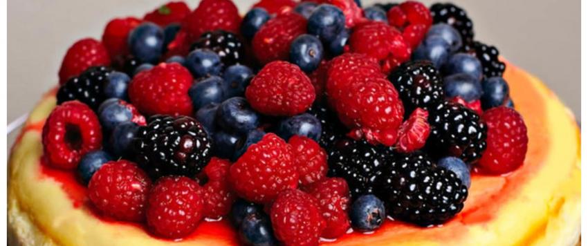 تشيز كيك بالتوت