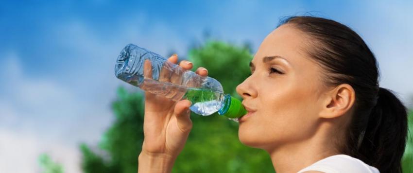 شرب الماء