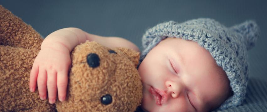 يعاني رضيع واحد من بين كل 5 رضع من صعوبات في النوم في أول عام من ميلاده
