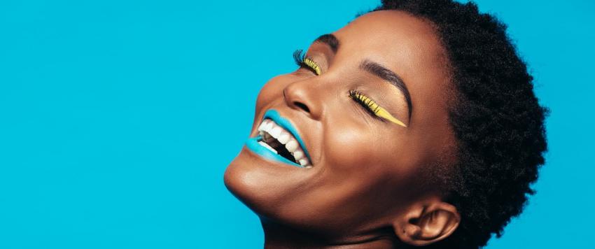 كيف يحسن المكياج من صحتك العقلية؟