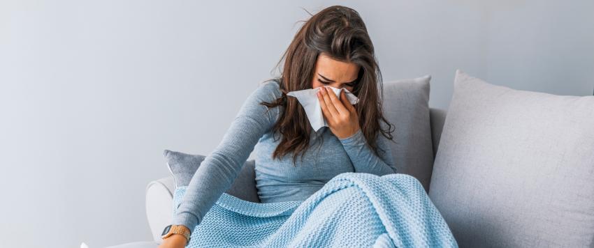 اقترح الباحثون أن المناعة تطورت بعد التعرض لنزلات البرد الشائعة الناجمة عن فيروس بيتاكورونافا